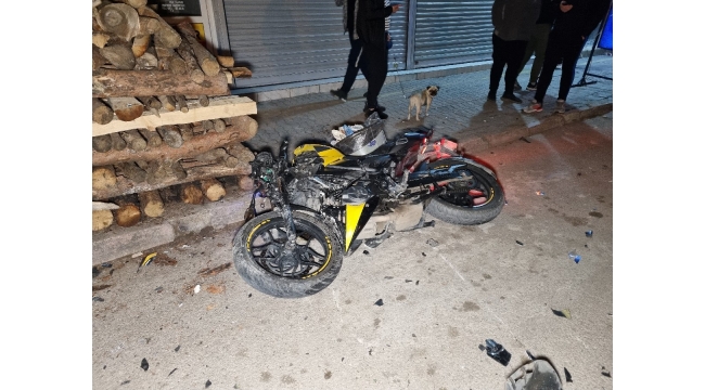 Otomobil ile motosiklet çarpıştı: 2 yaralı