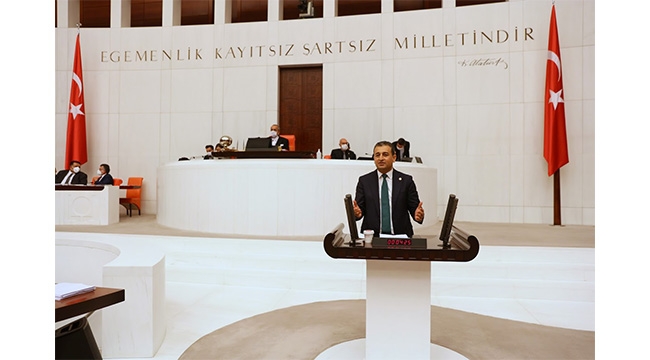 ‘Türkiye’de 11 bin eczacı fazlası var’