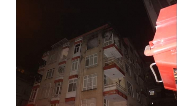 Yangın çıkan ev kullanılamaz hale geldi