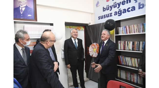 Yavuz Selim Ortaokulu kütüphanesine kavuştu