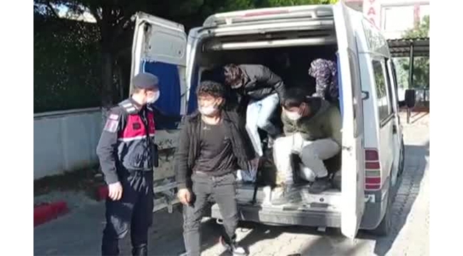 52 düzensiz göçmen yakalandı