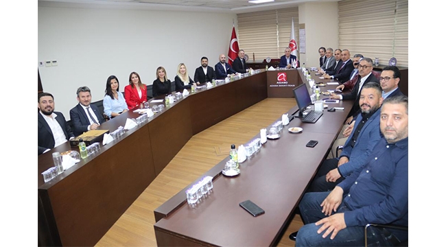 ‘Adana lobisi oluşmalı, nitelikli göç önlenmeli"