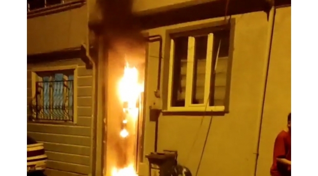 Apartmandaki yangın paniğe neden oldu
