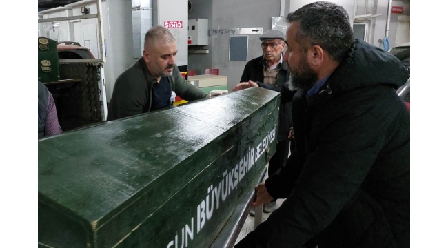 Babasını baltayla öldürdü!
