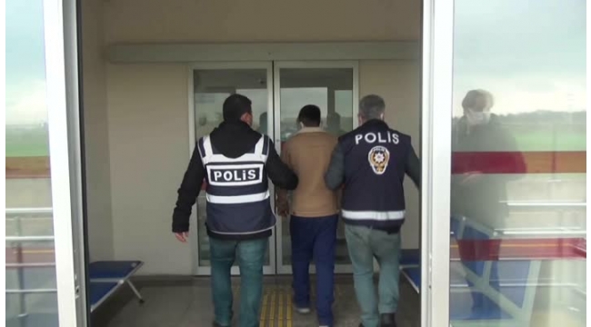 Babasını tehdit edip zor kullanarak parasını aldı!