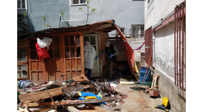 Barakada kafasından vurulmuş halde bulundu