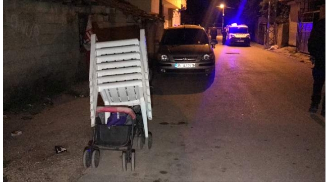 Bebek arabasıyla hırsızlık yaparken yakalandı