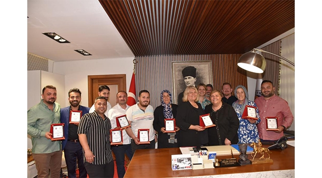 Erdem’den esnafa teşekkür plaketi