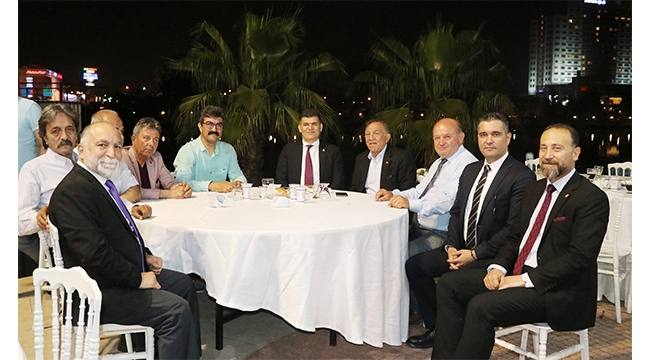 Gazeteciler iftarda buluştu