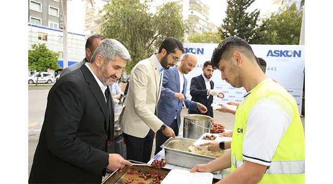 Her gün bin kişiye iftar