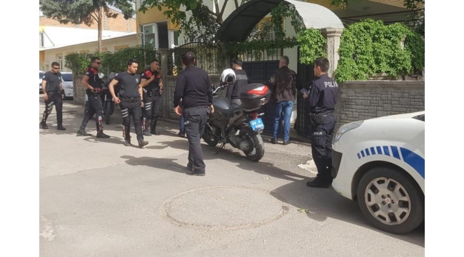 Husumetli komşular arasında kavga