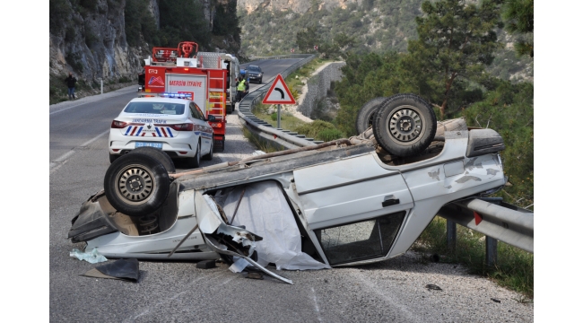 Mersin'de korkunç kaza:1 ölü, 3 yaralı