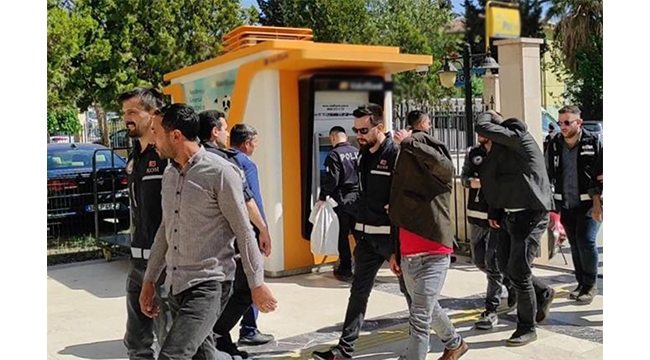 Şanlıurfa'da kaçakçılık operasyonu: 15 gözaltı