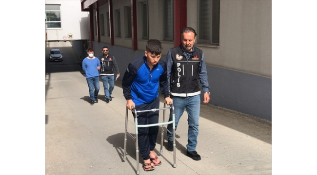 Uyuşturucu taciri 2 genç tutuklandı