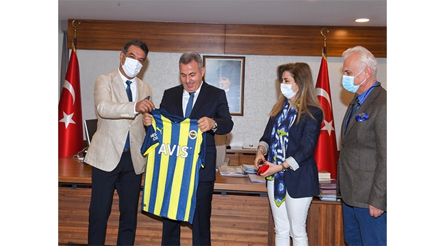 Vali Elban’a 01 Fenerbahçe forması