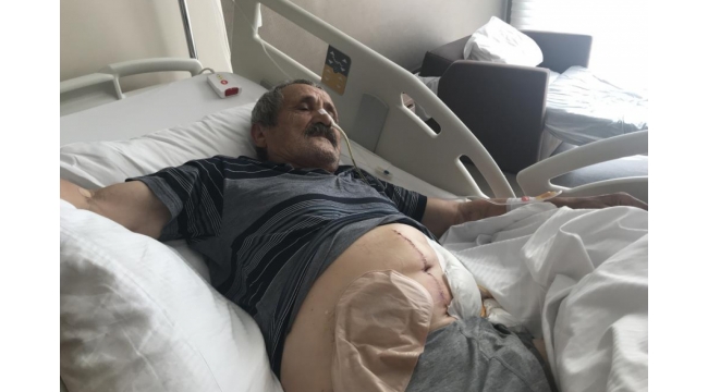 Yaşlı adamı acımadan darp ettiler
