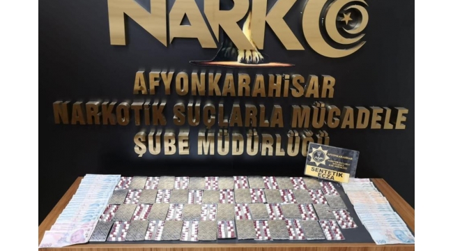 Zehir dolu koli ile yakalandı