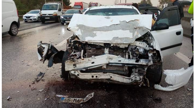 Aynı aileden 5 kişi trafik kazasında yaralandı