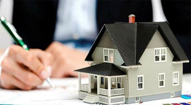 3 katlı bina ve arsa icradan satılık