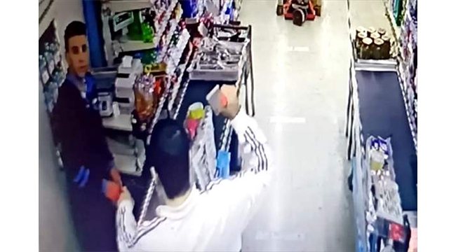 Adana'da bıçak ve satırla markette gasp!