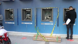 Bankla ATM'yi parçaladı