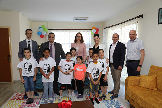Çocuklara Atatürk baskılı tişört