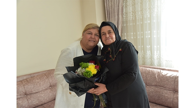 ‘EMRİNİZDEYİM’