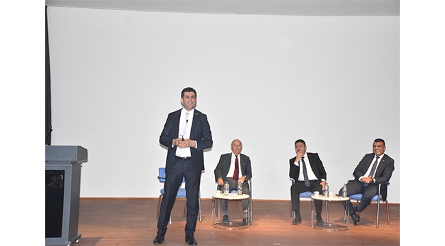 ‘GELECEK SİZSİNİZ, UMUTSUZLUĞA ASLA YER YOK’
