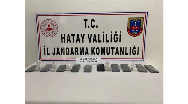 Gümrük kaçağı 10 cep telefonu ele geçirildi
