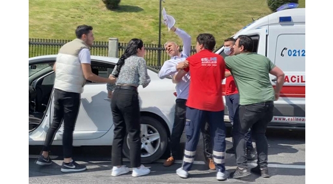 Hastayı bırakıp kavgaya tutuştular