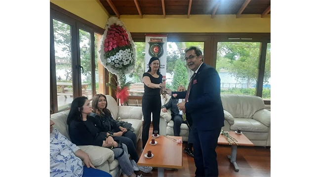 İYİ Parti şehit annelerini unutmadı
