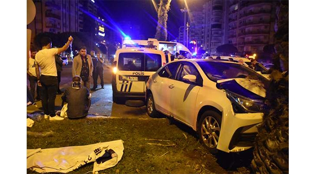 Polis aracıyla otomobil çarpıştı:4 yaralı