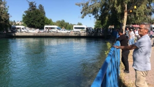 Sulama kanalına giren 2 genç kayboldu