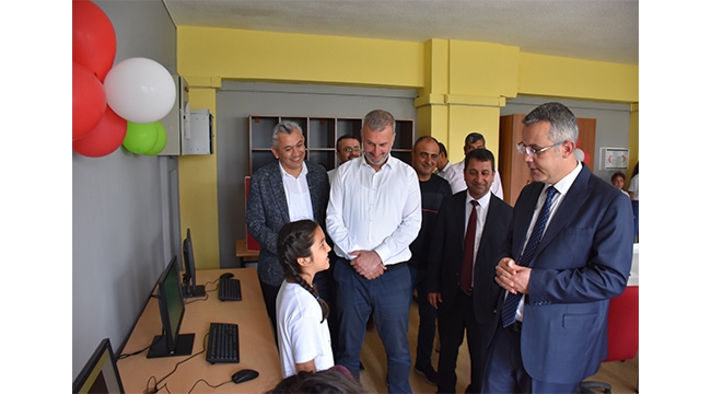 Yumurtalık'a robotik kodlama sınıfı