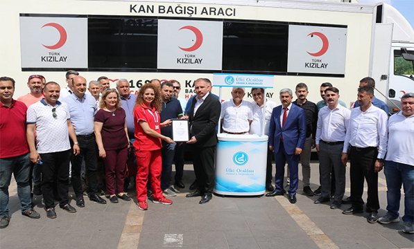 Adana Ülkü Ocakları'ndan KIZILAY'A KAN BAĞIŞI