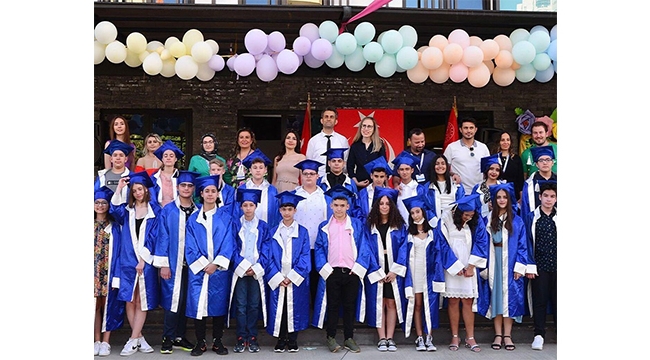 Altıneller’de mezuniyet sevinci