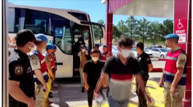 Düzensiz göçmenler sınır dışı edilmeye devam ediyor