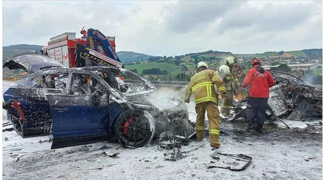 Otoyolda feci zincirleme kaza:1 ölü, 2 yaralı