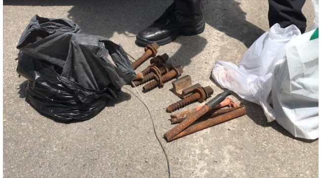 Seyhan Nehri üzerindeki demir yolu köprüsünde hırsızlık