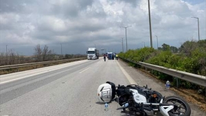 TAG Otoyolu'nda feci kaza:1 ölü, 1 yaralı