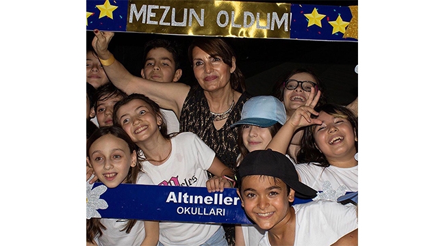 ‘Tatilde bol bol kitap okuyun’
