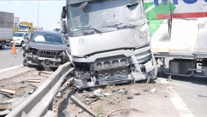 TEM Otoyolu'nda zincirleme trafik kazası! Yaralılar var