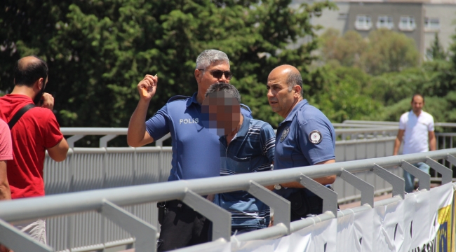 Üst geçitte intihar girişimi