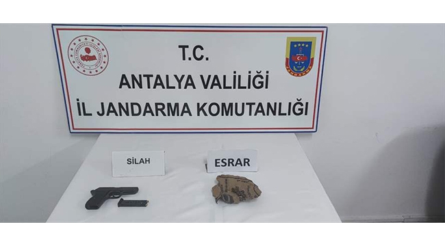 Yol kontrol noktasında uyuşturucu ele geçirildi
