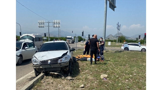 Zincirleme trafik kazası:3 yaralı