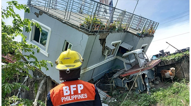 Filipinler 7 büyüklüğünde depremle sarsıldı!