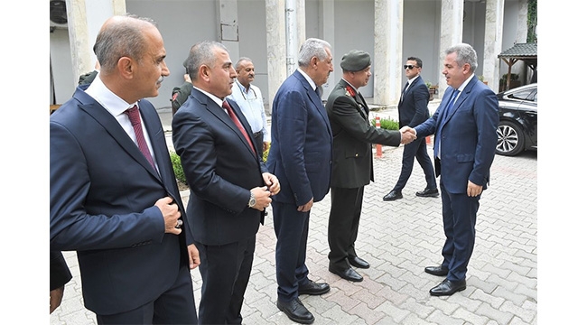 ‘Huzur ve mutluluk dolu nice bayramlara’