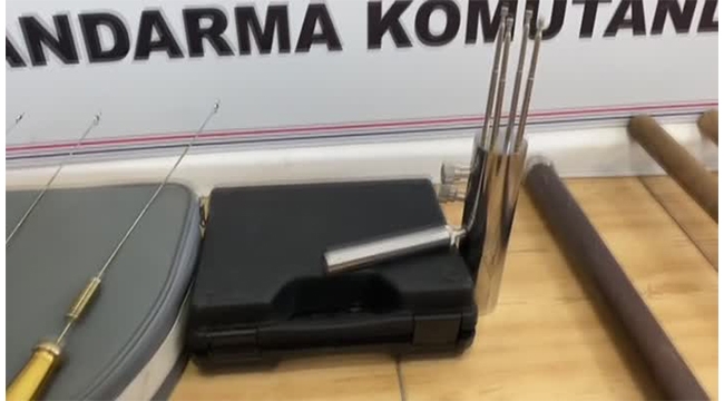 Kaçak kazı yapan 3 kişiye suçüstü