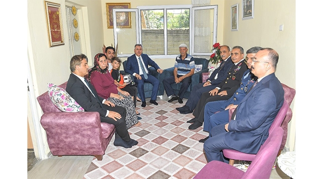 VALİ ELBAN, 15 TEMMUZ ŞEHİT AİLELERİ VE GAZİMİZİ ZİYARET ETTİ