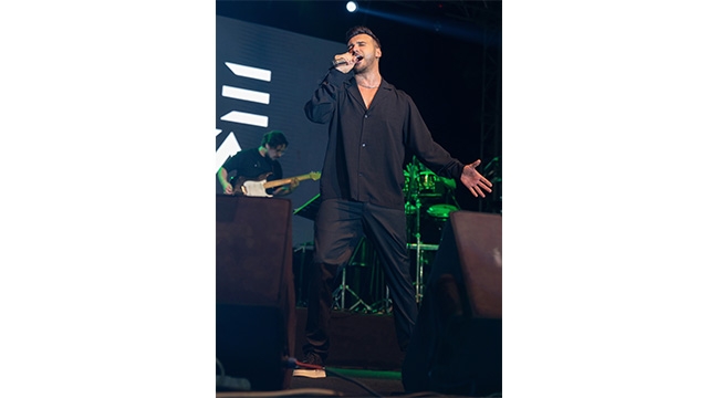 YAZ KONSERLERİNİN YILDIZI EMRE KAYA